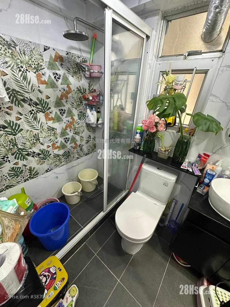 Ma On Shan Centre Rental 3 Bedrooms , 1 Bathroom 522 ft²