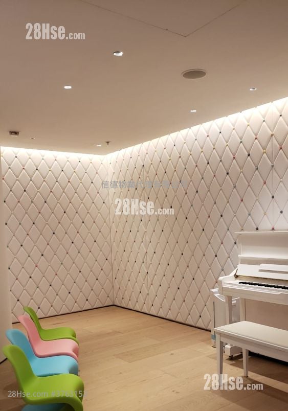 Fleur Pavilia Rental 3 Bedrooms , 2 Bathrooms 909 ft²