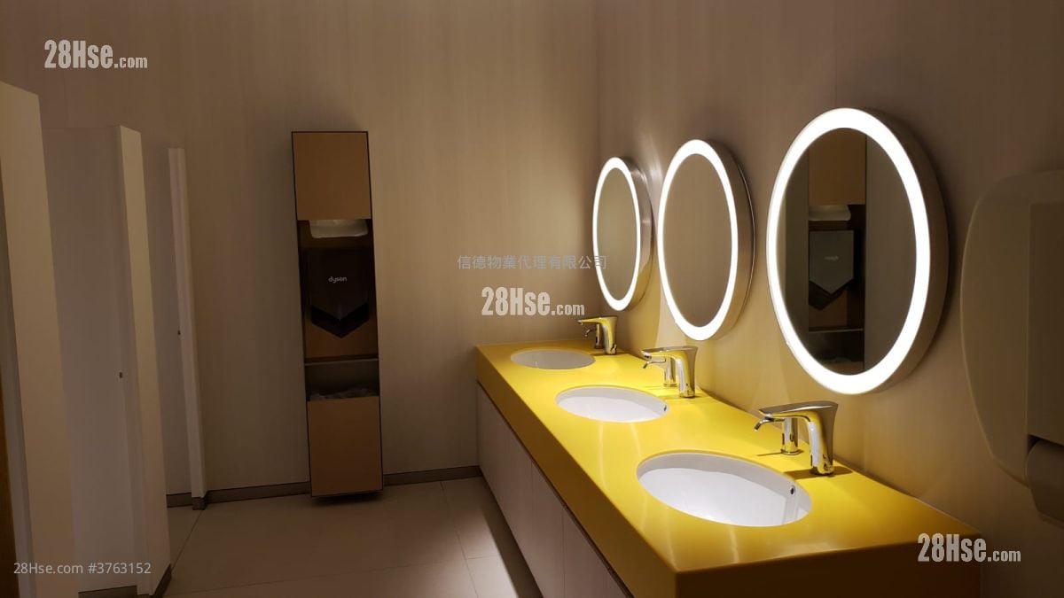 Fleur Pavilia Rental 3 Bedrooms , 2 Bathrooms 909 ft²