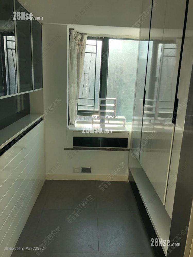 Metro City Sell 2 Bedrooms , 1 Bathroom 538 ft²