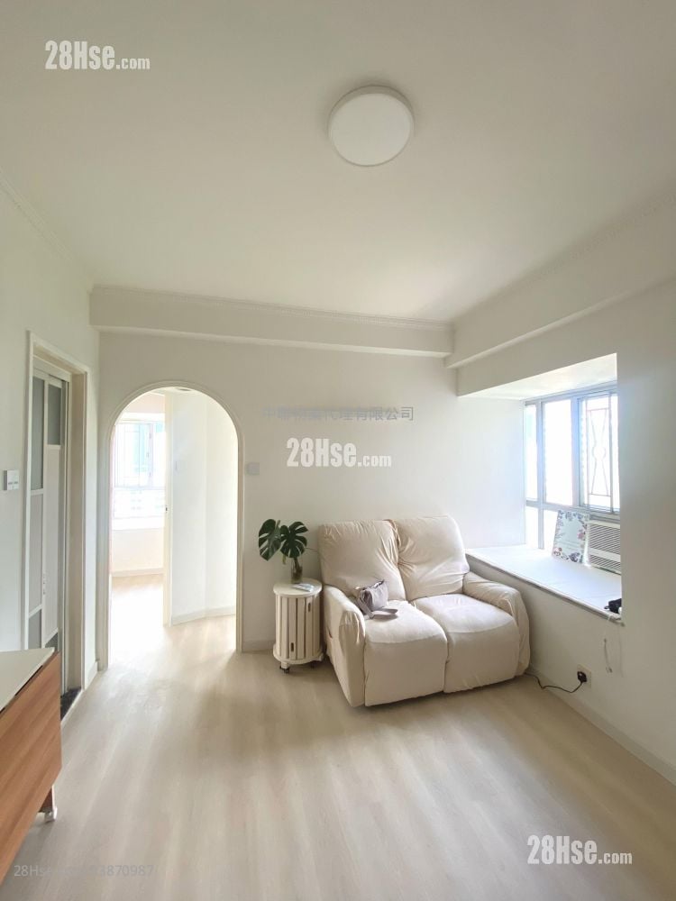 Golden Lion Garden Rental 2 Bedrooms , 1 Bathroom 321 ft²