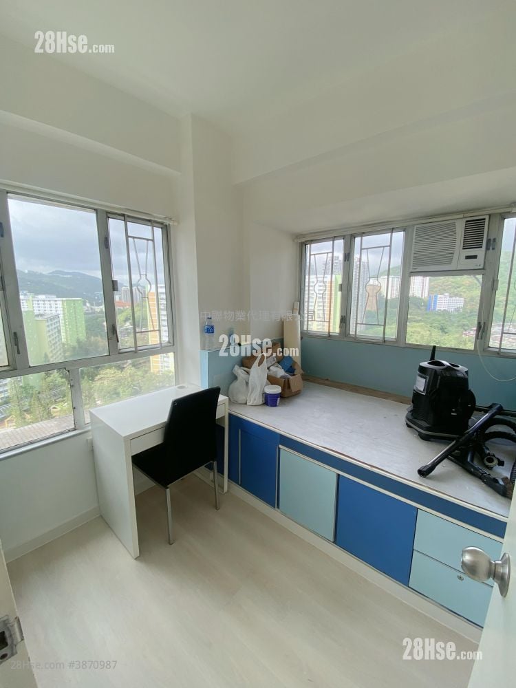 Golden Lion Garden Rental 2 Bedrooms , 1 Bathroom 321 ft²