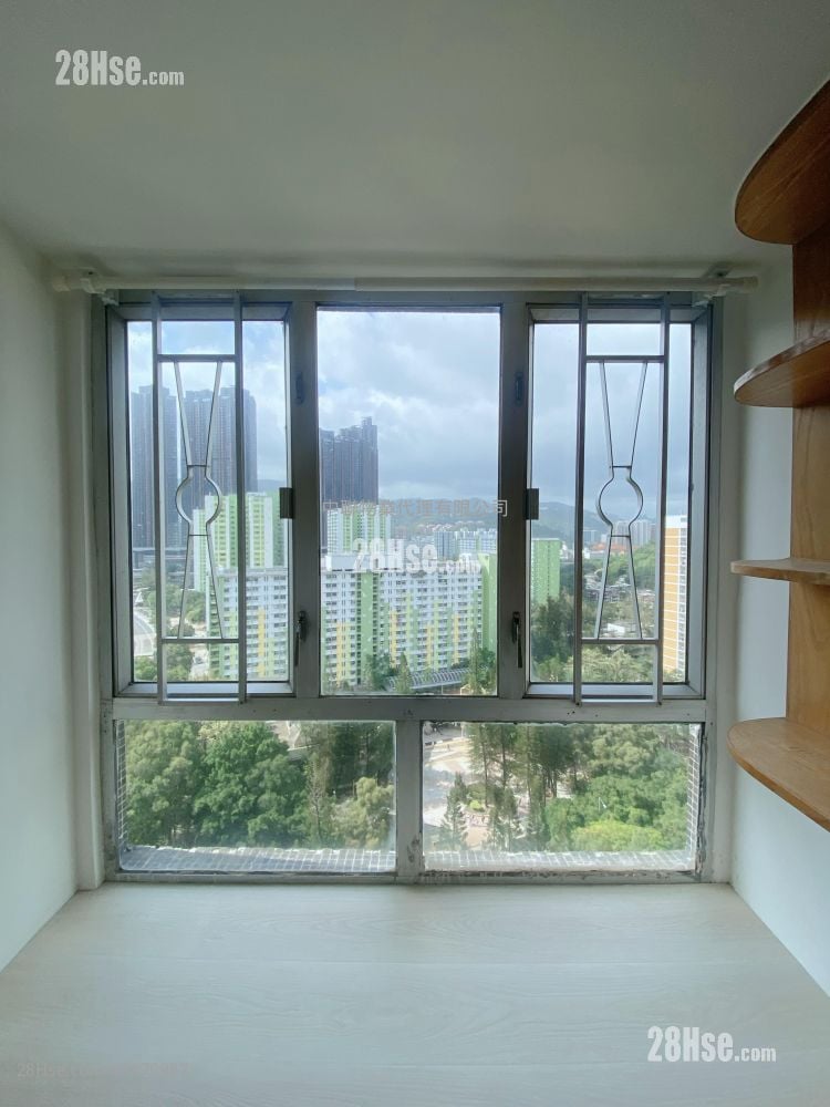 Golden Lion Garden Rental 2 Bedrooms , 1 Bathroom 321 ft²