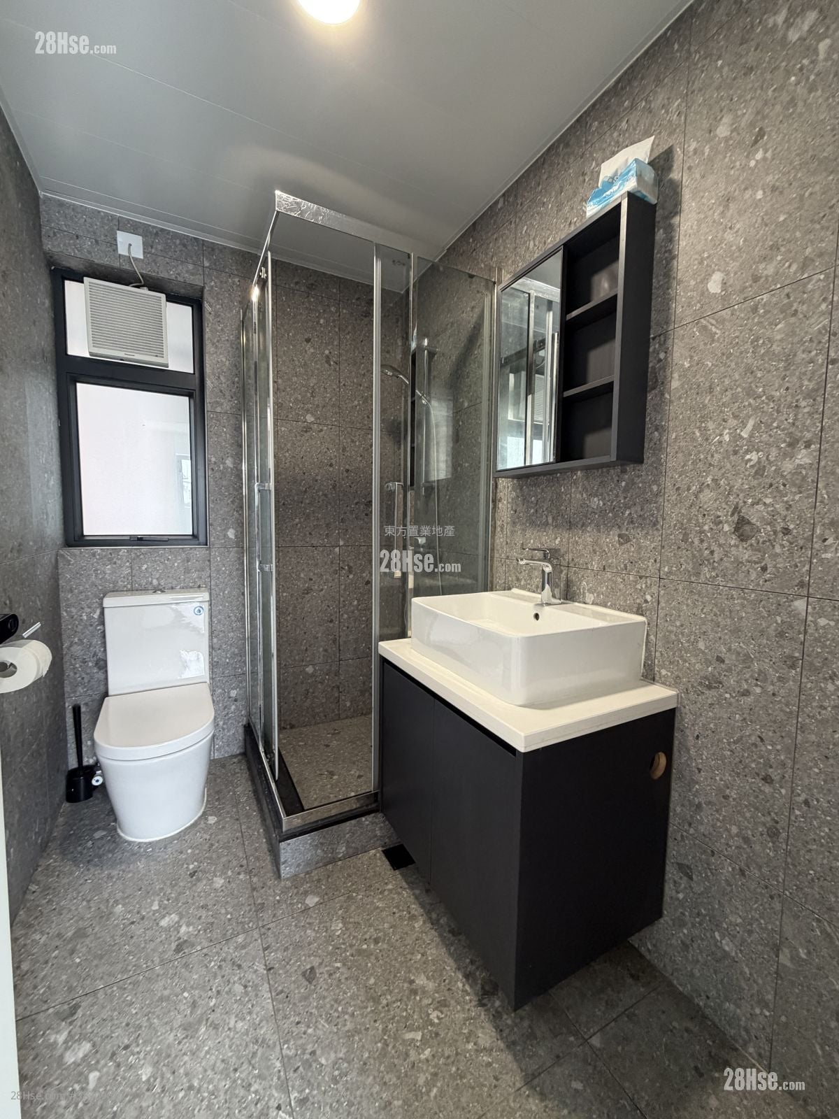 Village Rental 3 Bedrooms , 1 Bathroom 700 ft²