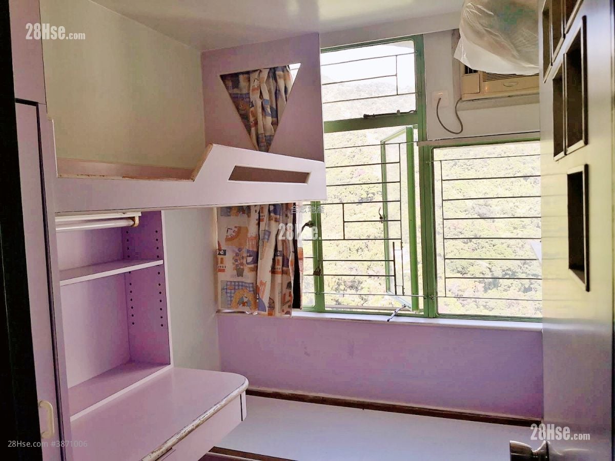 Chung Nga Court Sell 381 ft²