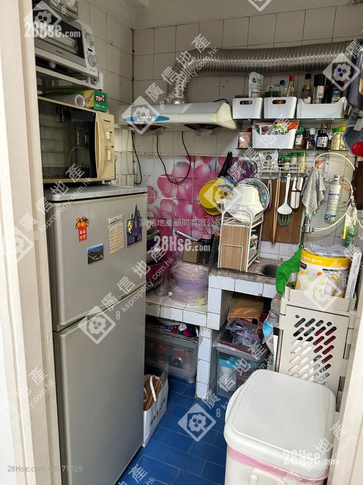 Cosmopolitan Estates Sell 1 Bedroom , 1 Bathroom 274 ft²