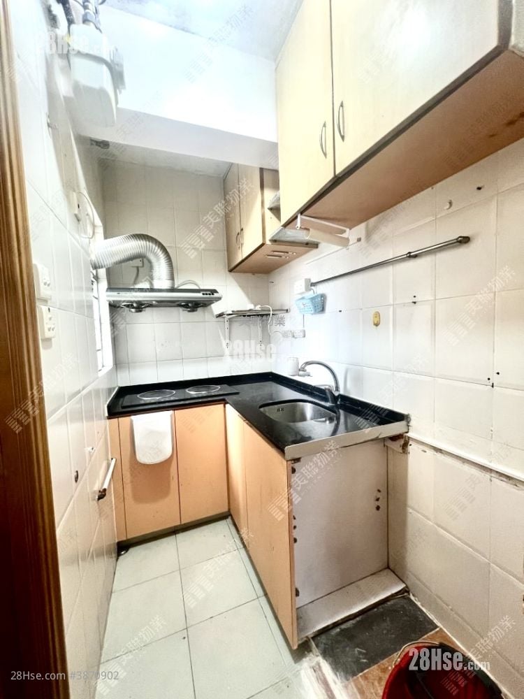 Fanling Town Center Sell 2 Bedrooms 399 ft²