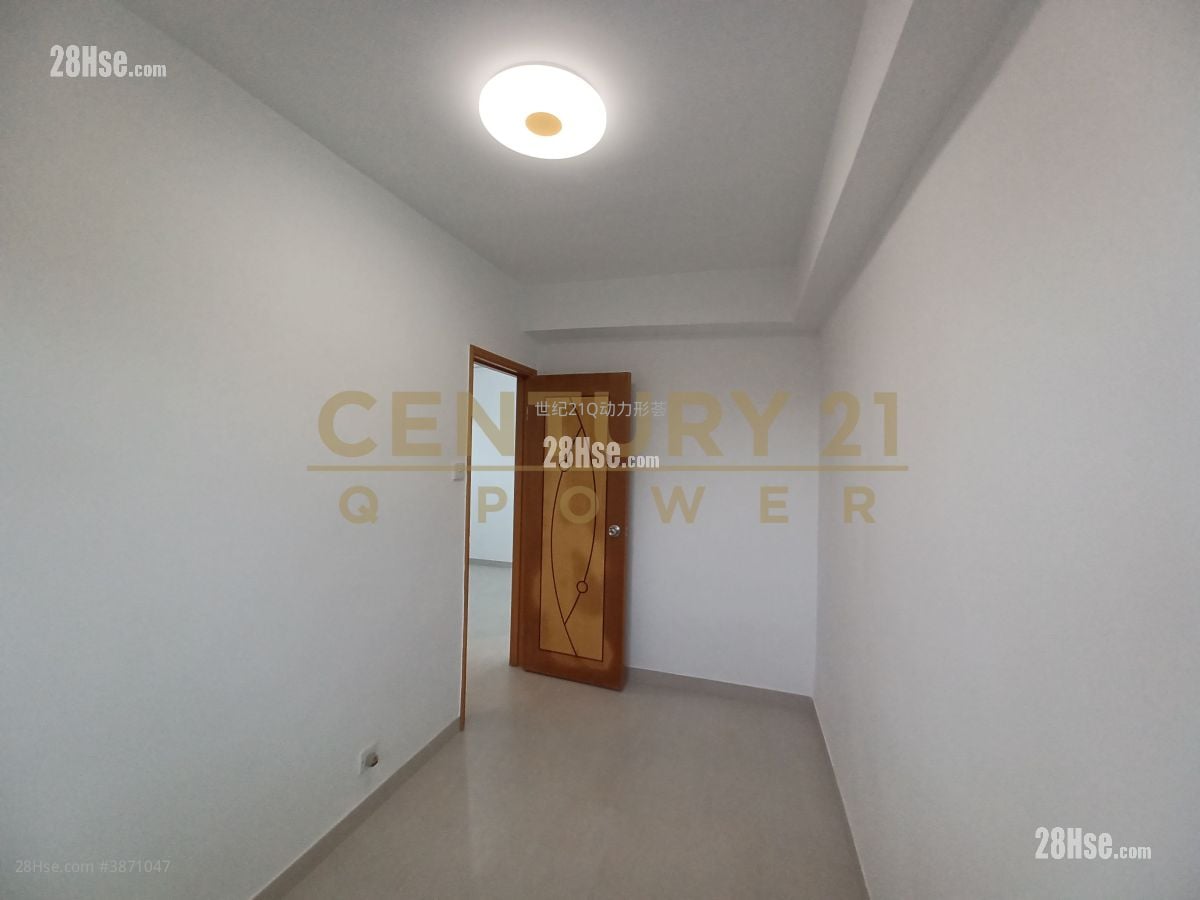 Shan Tsui Court Sell 2 Bedrooms , 1 Bathroom