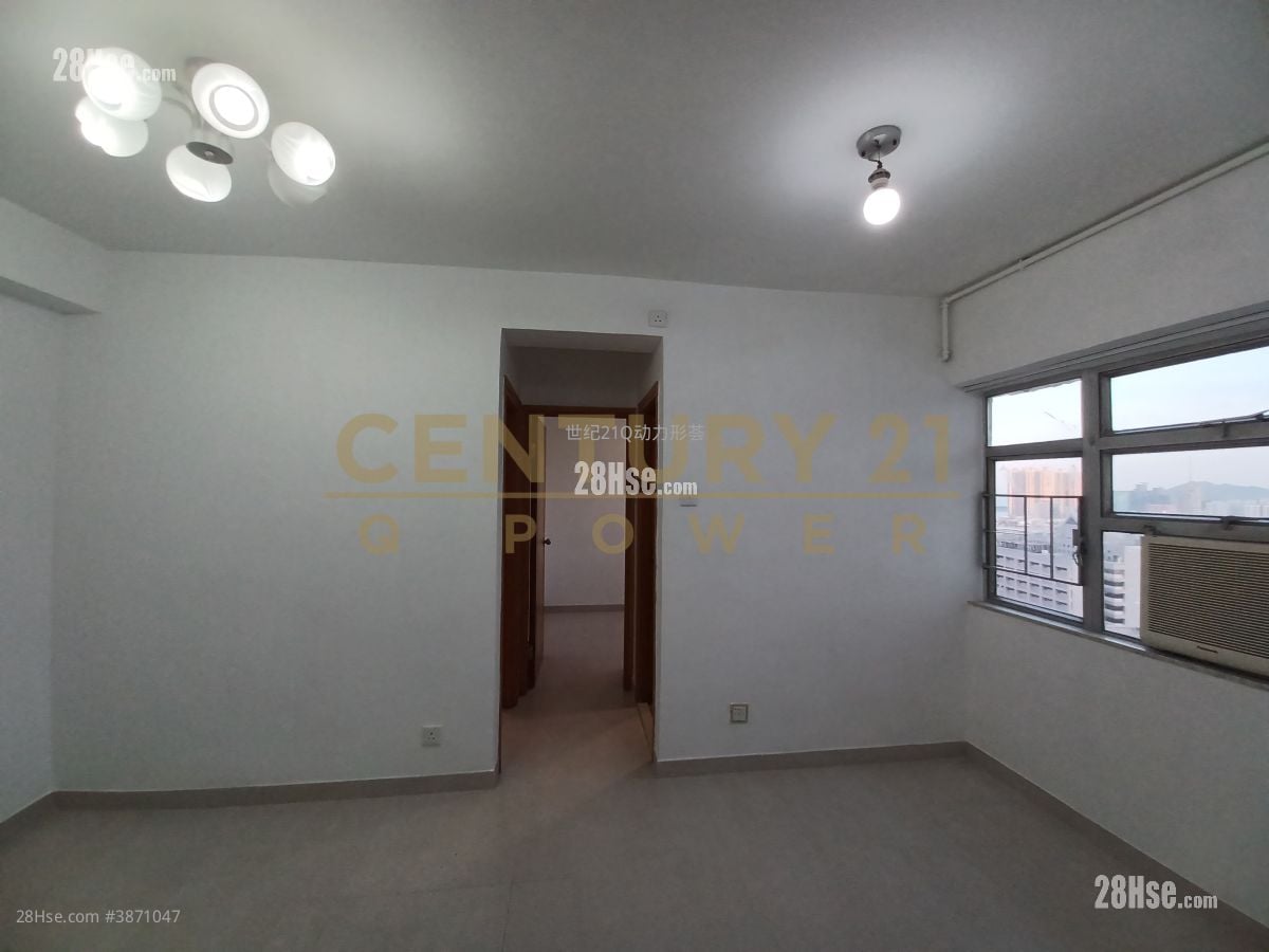 Shan Tsui Court Sell 2 Bedrooms , 1 Bathroom
