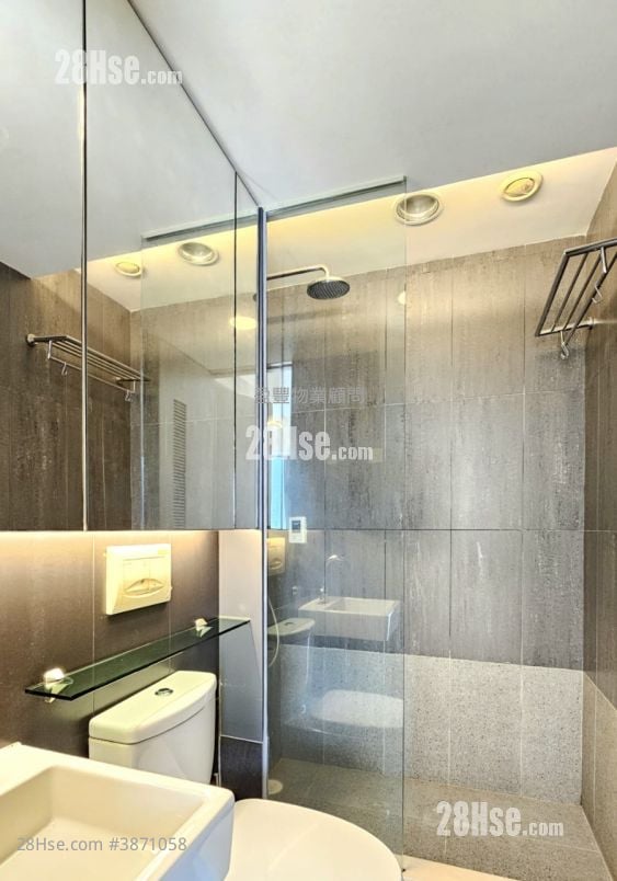 The Oakhill Rental 3 Bedrooms , 3 Bathrooms 875 ft²