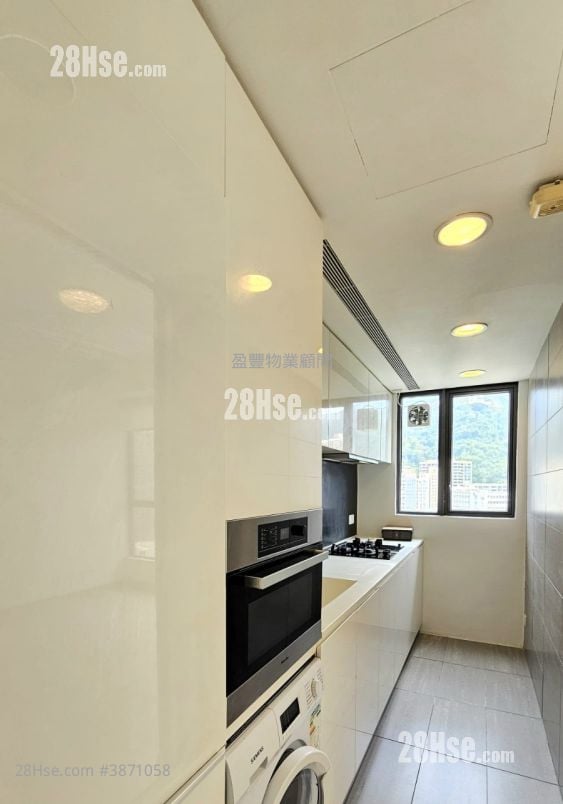 The Oakhill Rental 3 Bedrooms , 3 Bathrooms 875 ft²