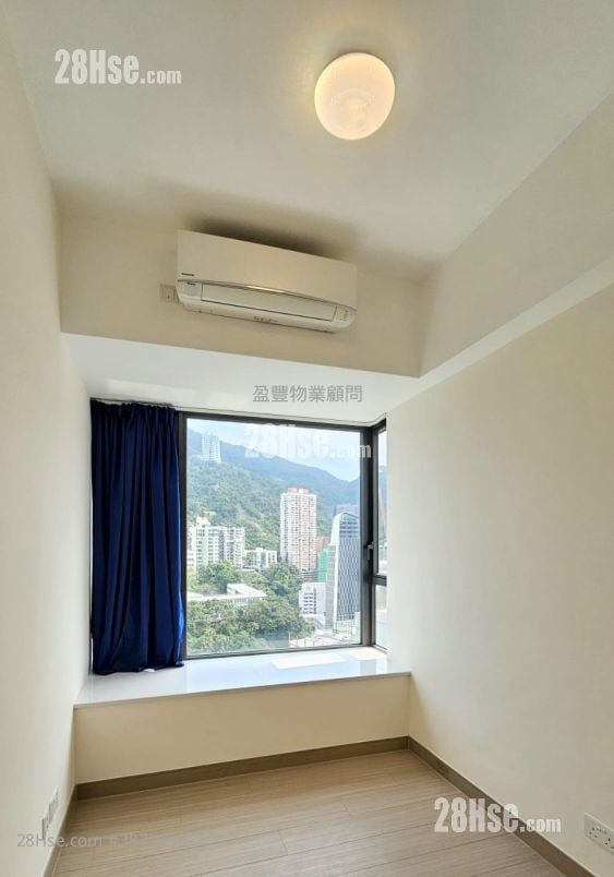 The Oakhill Rental 3 Bedrooms , 3 Bathrooms 875 ft²