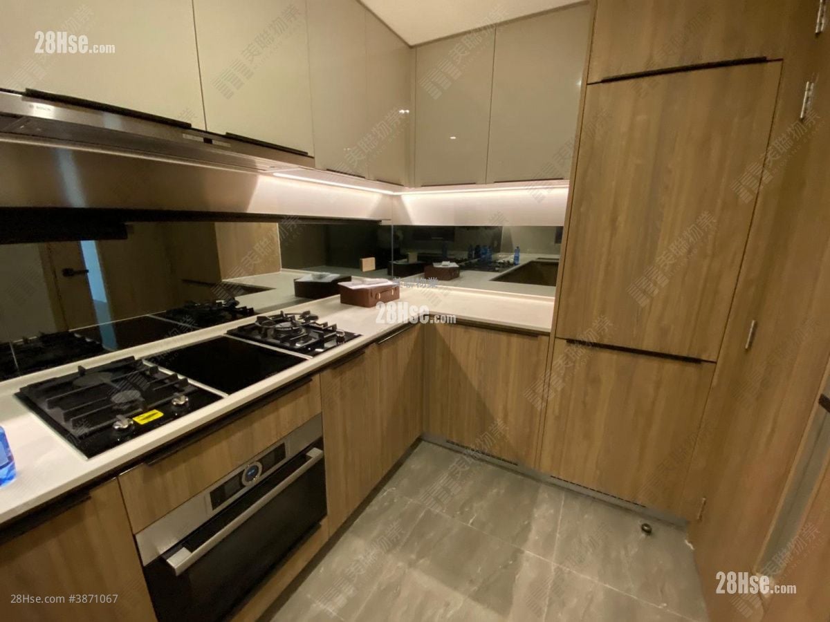 Centra Horizon Rental 3 Bedrooms , 2 Bathrooms 1,033 ft²
