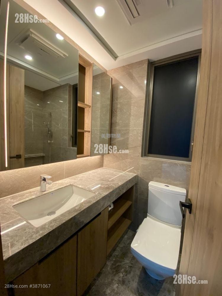 Centra Horizon Rental 3 Bedrooms , 2 Bathrooms 1,033 ft²