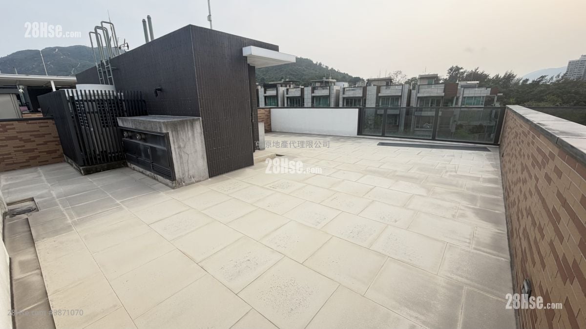 Park Hillcrest Rental 4 Bedrooms , 5+ Bathrooms 1,975 ft²