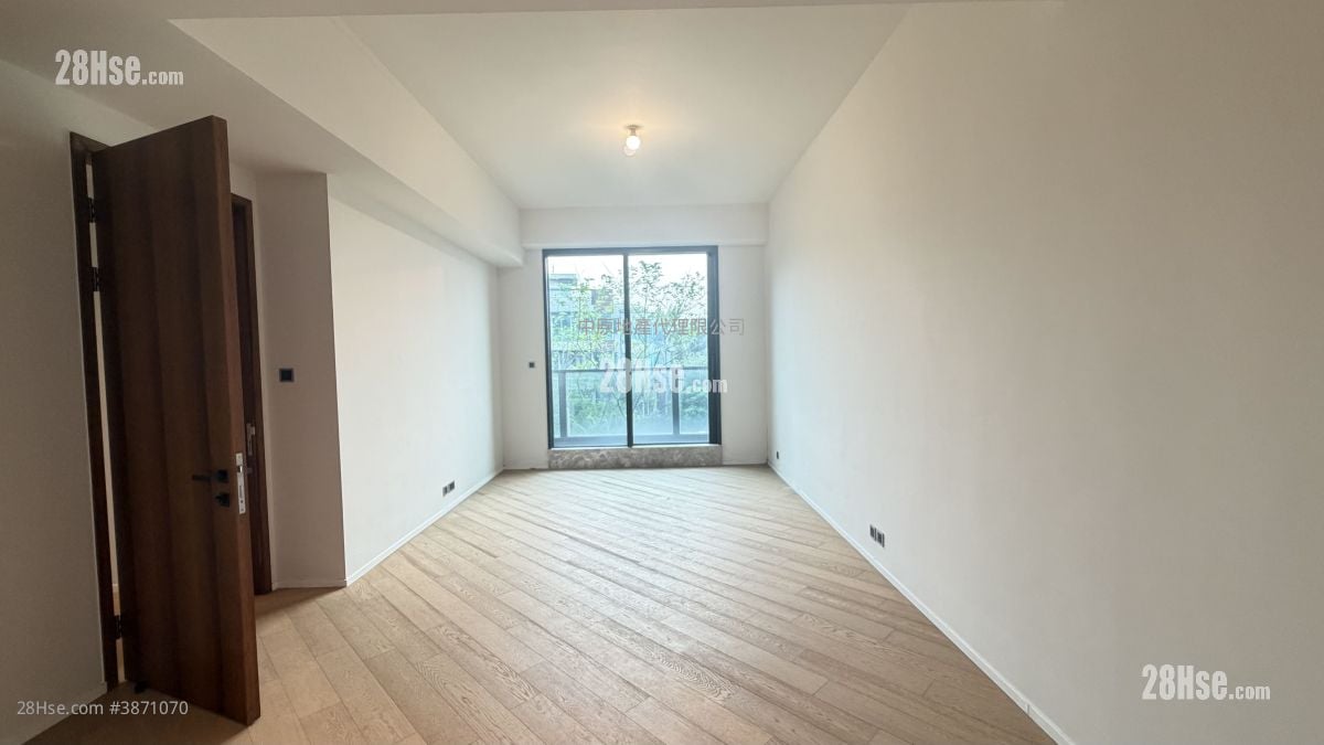 Park Hillcrest Rental 4 Bedrooms , 5+ Bathrooms 1,975 ft²