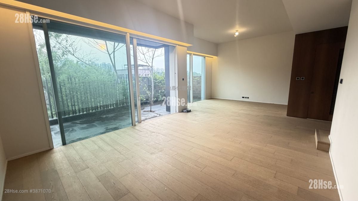 Park Hillcrest Rental 4 Bedrooms , 5+ Bathrooms 1,975 ft²