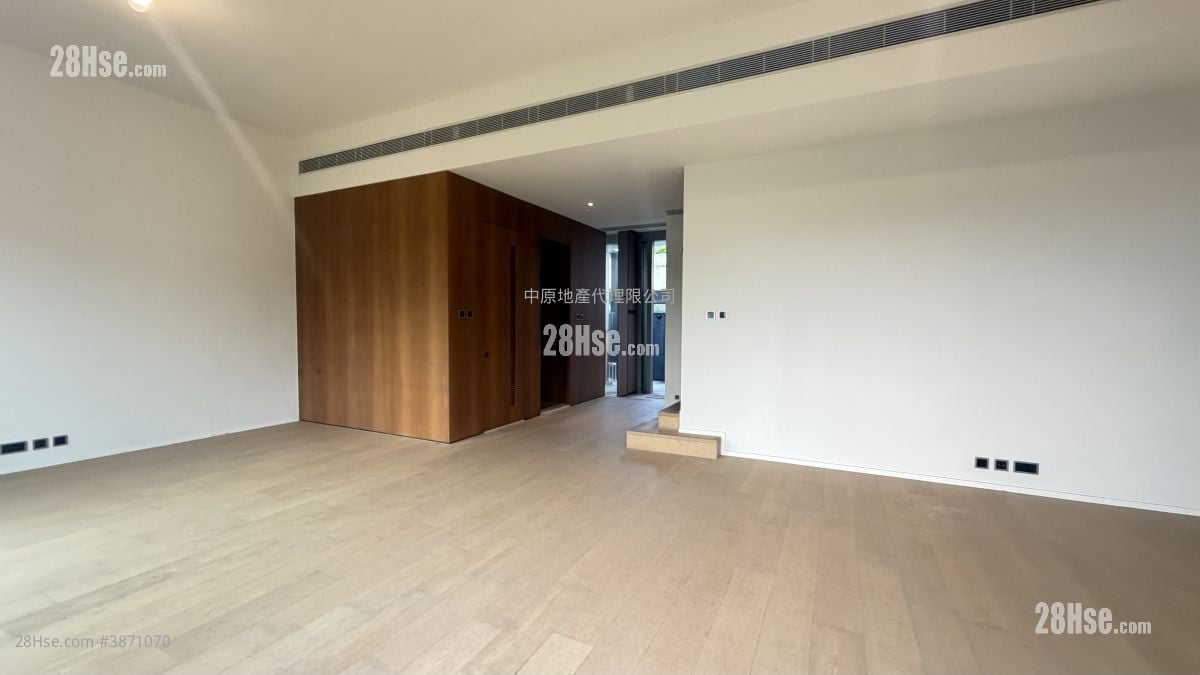 Park Hillcrest Rental 4 Bedrooms , 5+ Bathrooms 1,975 ft²