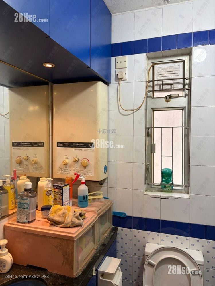 Tin Lai Court Sell 2 Bedrooms , 1 Bathroom 426 ft²