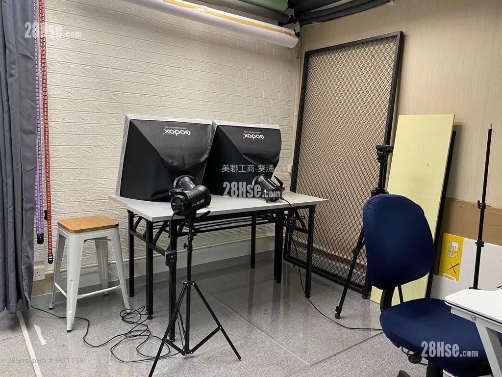 香港工業中心 售盤 3 房 , 2 廁所