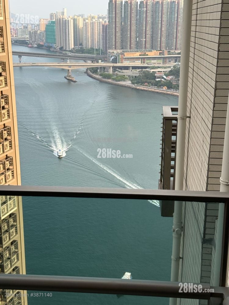 balcony: Ocean Pride Sell 2 Bedrooms , 1 Bathroom 524 ft²