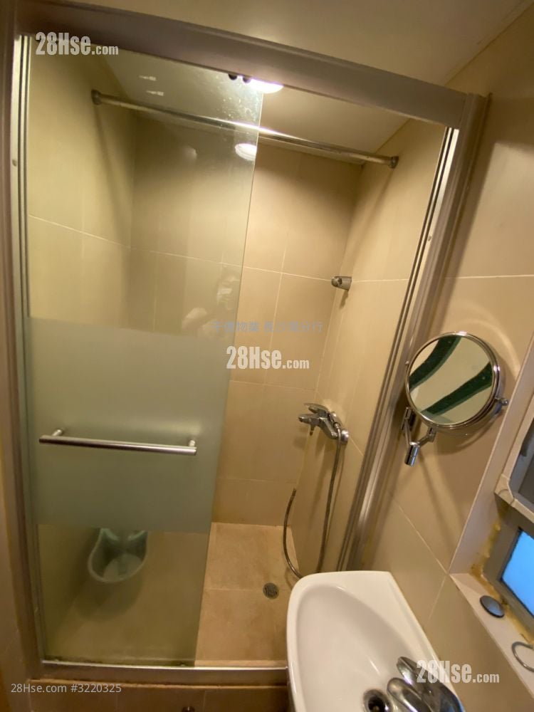 Hong Fai Building Sell 2 Bedrooms 280 ft²