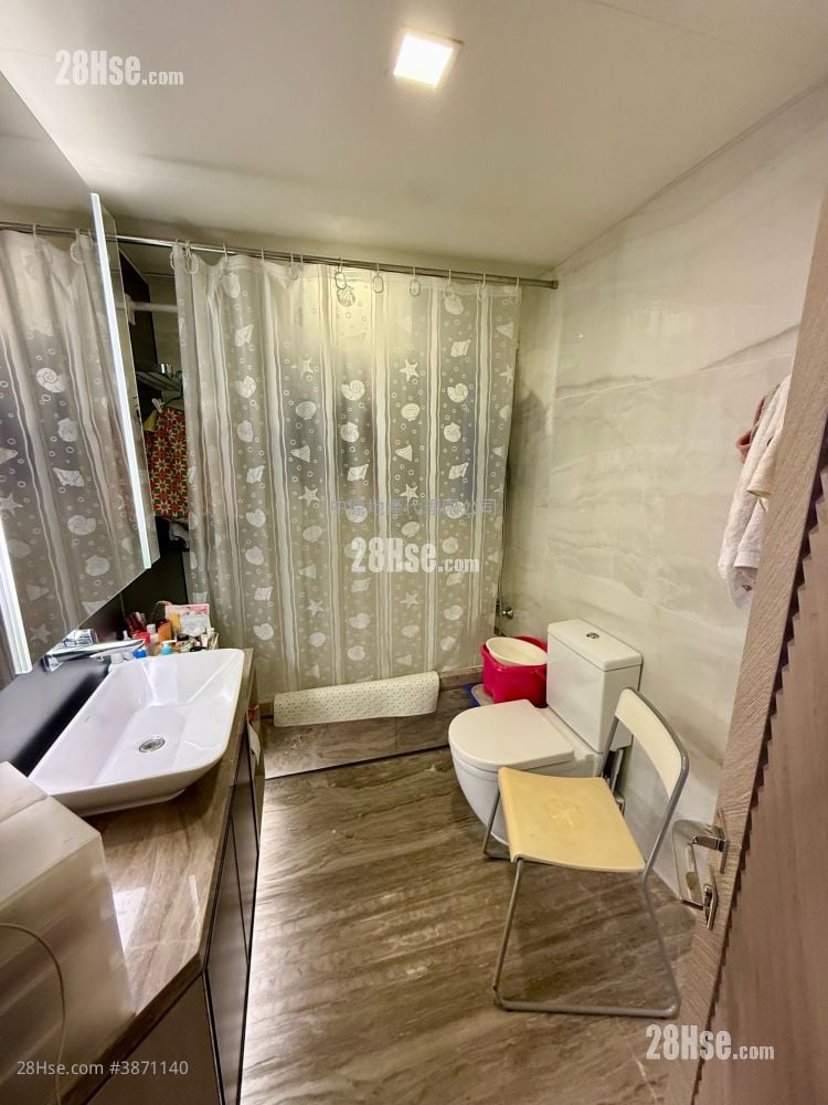 bathroom: Ocean Pride Sell 2 Bedrooms , 1 Bathroom 524 ft²