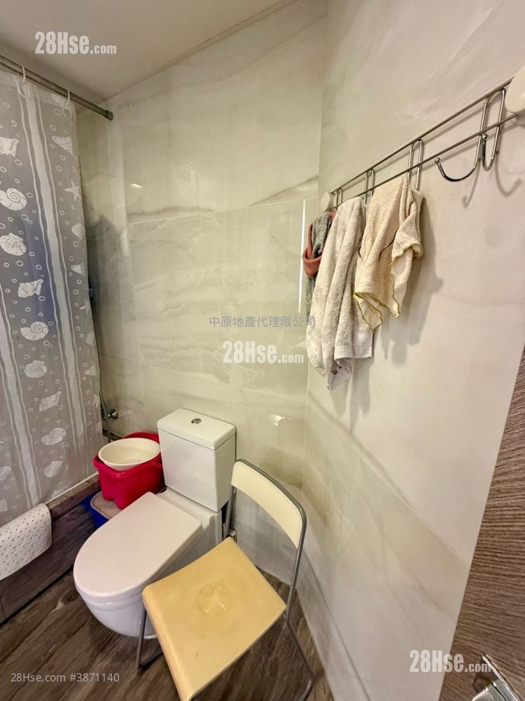 bathroom: Ocean Pride Sell 2 Bedrooms , 1 Bathroom 524 ft²