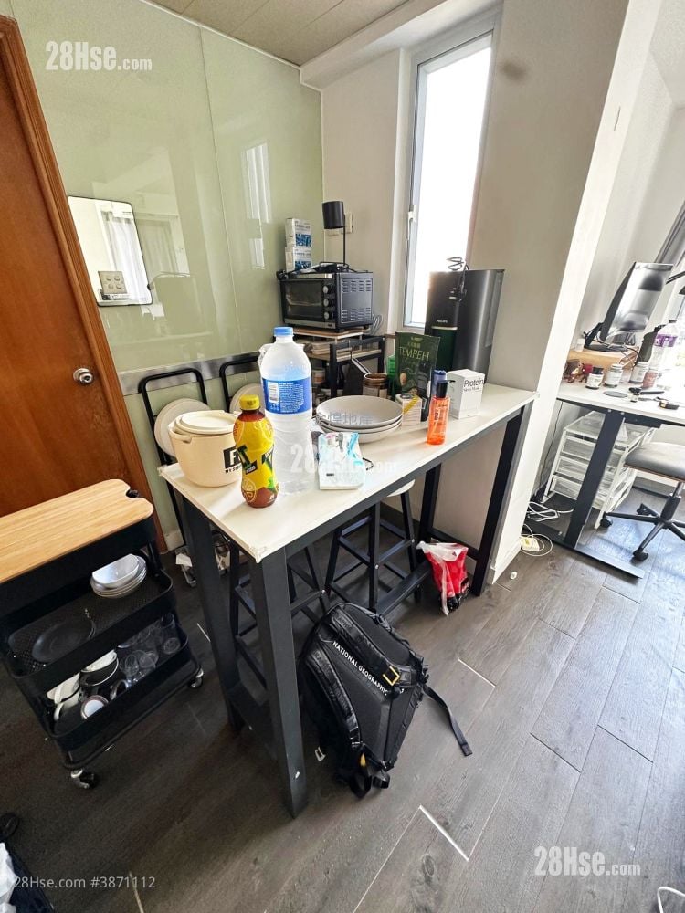 Yee Fung Building Sell 1 Bedroom 280 ft²