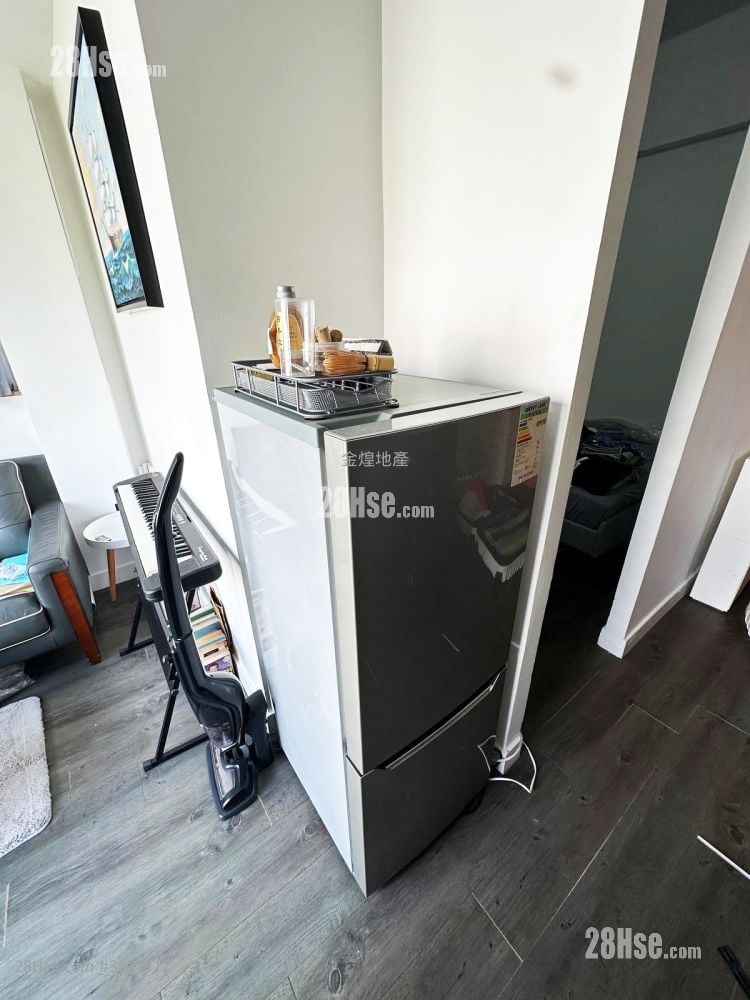Yee Fung Building Sell 1 Bedroom 280 ft²