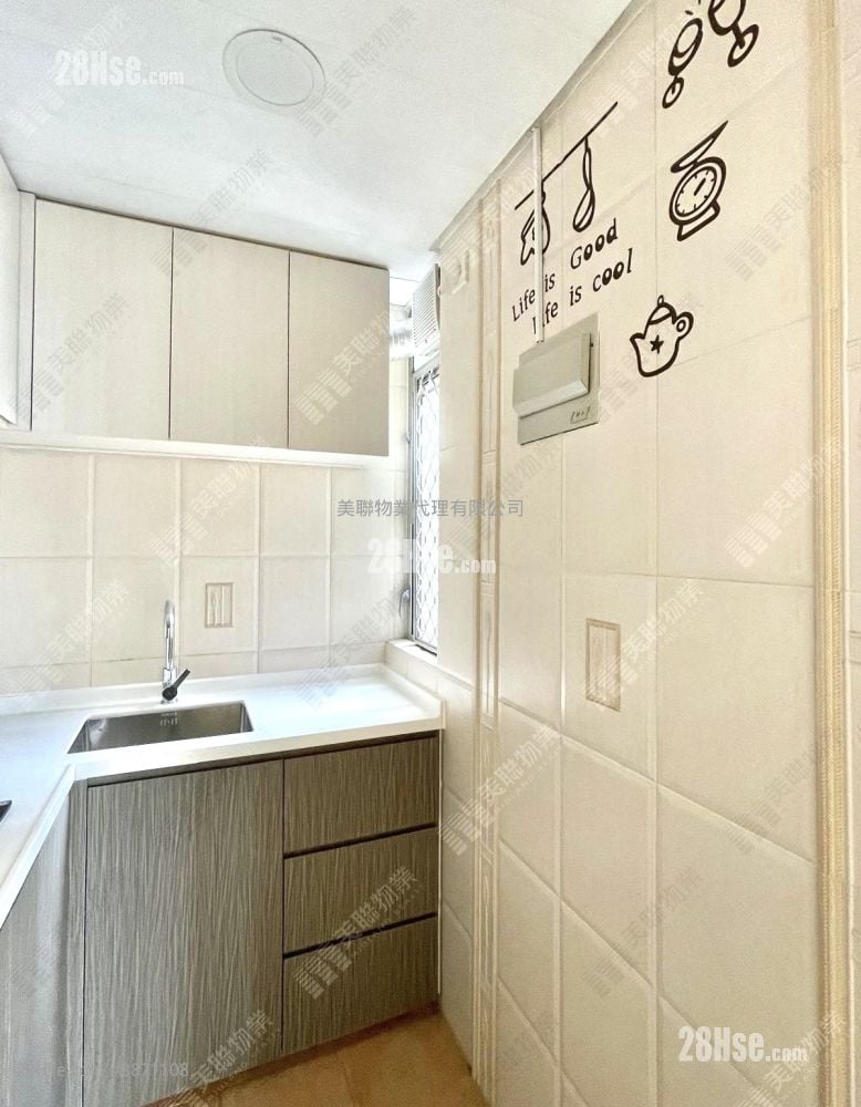 Tsuen Fung Centre Sell 2 Bedrooms , 1 Bathroom 376 ft²
