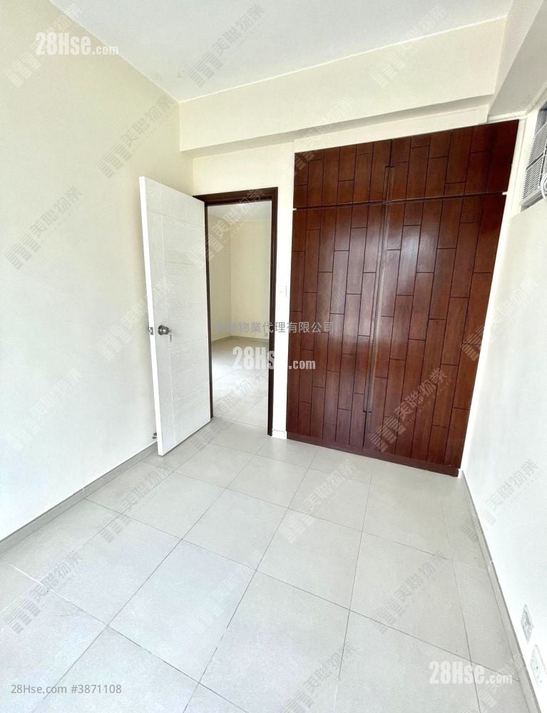 Tsuen Fung Centre Sell 2 Bedrooms , 1 Bathroom 376 ft²