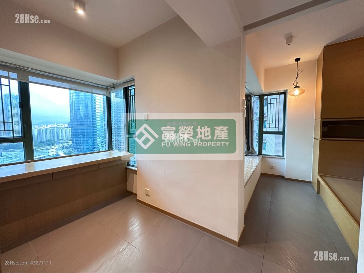Island Harbourview Sell 2 Bedrooms , 1 Bathroom 490 ft²