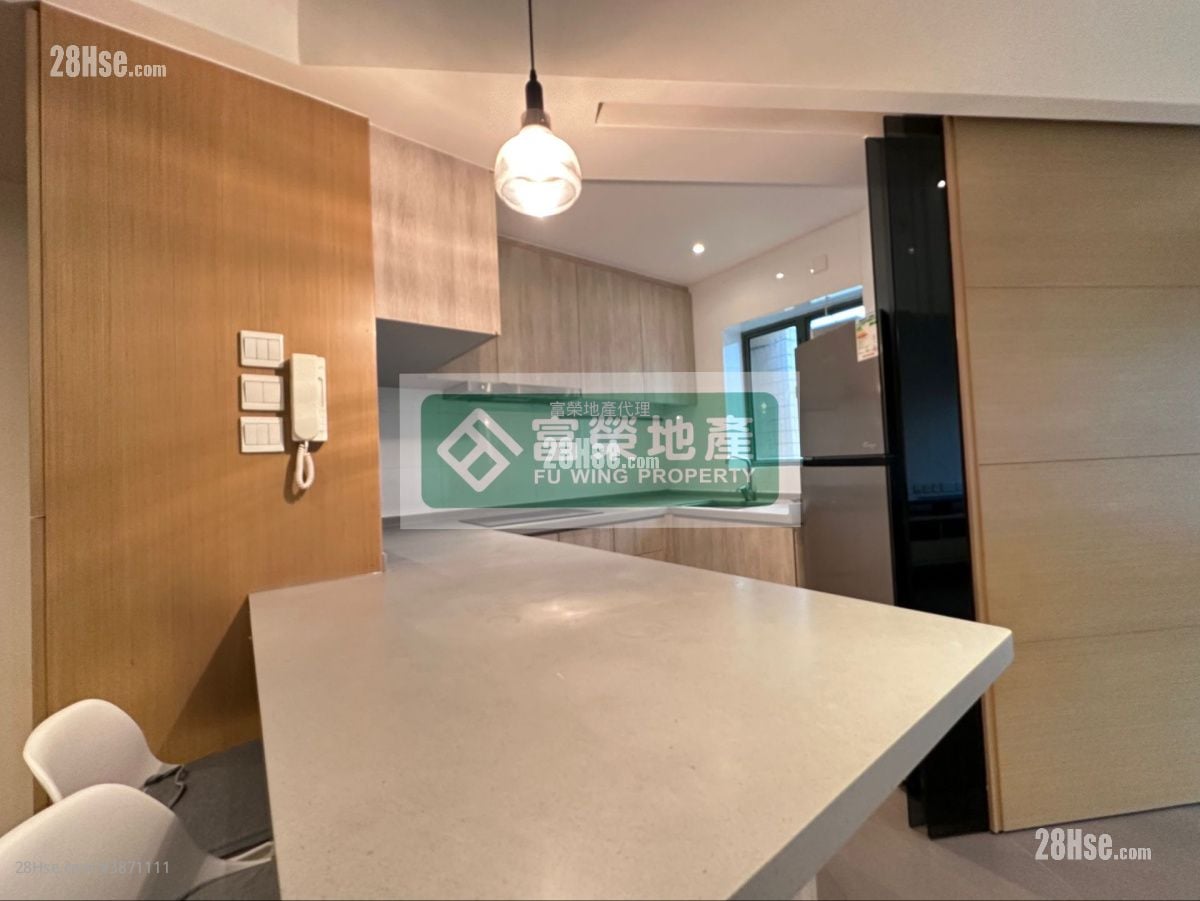 Island Harbourview Sell 2 Bedrooms , 1 Bathroom 490 ft²