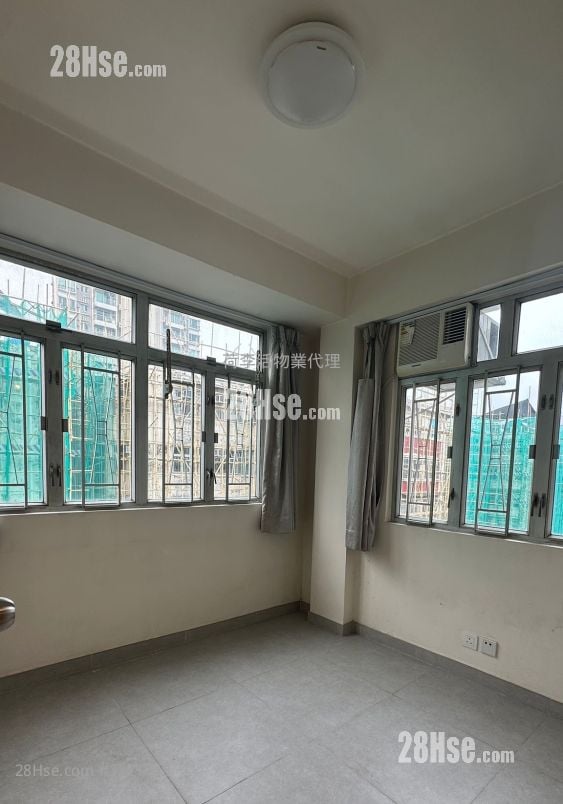 On Wo Building Sell 2 Bedrooms , 1 Bathroom 365 ft²