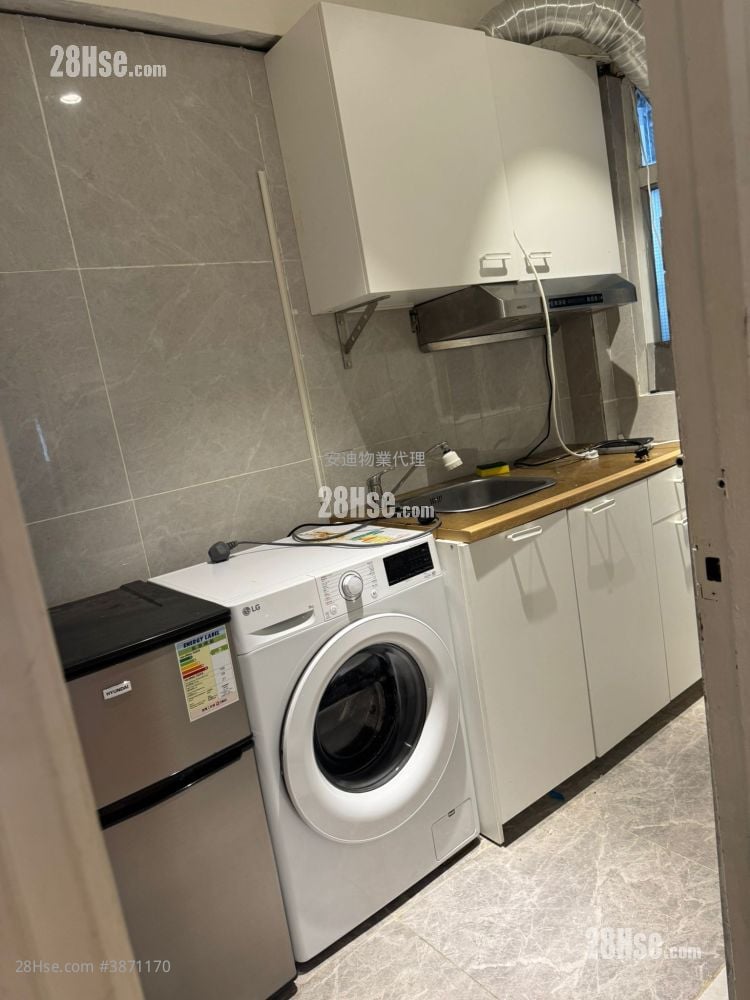 Kam Bo Building Rental 3 Bedrooms , 1 Bathroom 503 ft²