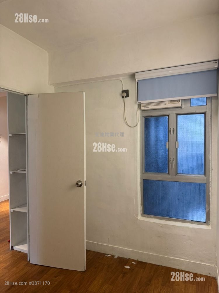 Kam Bo Building Rental 3 Bedrooms , 1 Bathroom 503 ft²