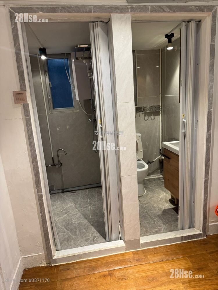 Kam Bo Building Rental 3 Bedrooms , 1 Bathroom 503 ft²
