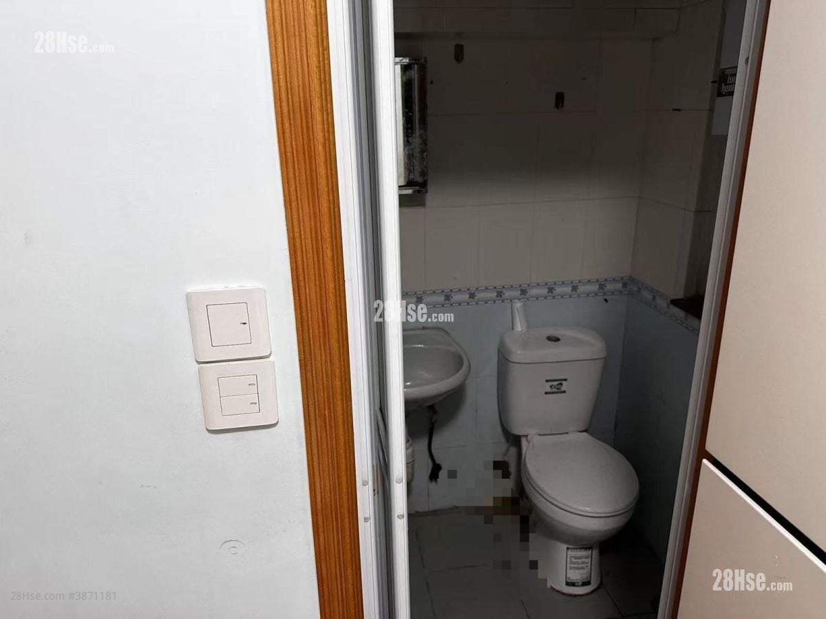 Lee Shing Building Rental 2 Bathrooms 880 ft²