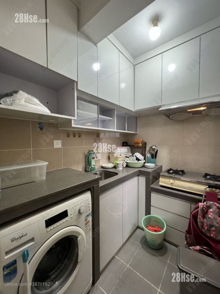 Ching Chun Court Sell 2 Bedrooms , 1 Bathroom 436 ft²