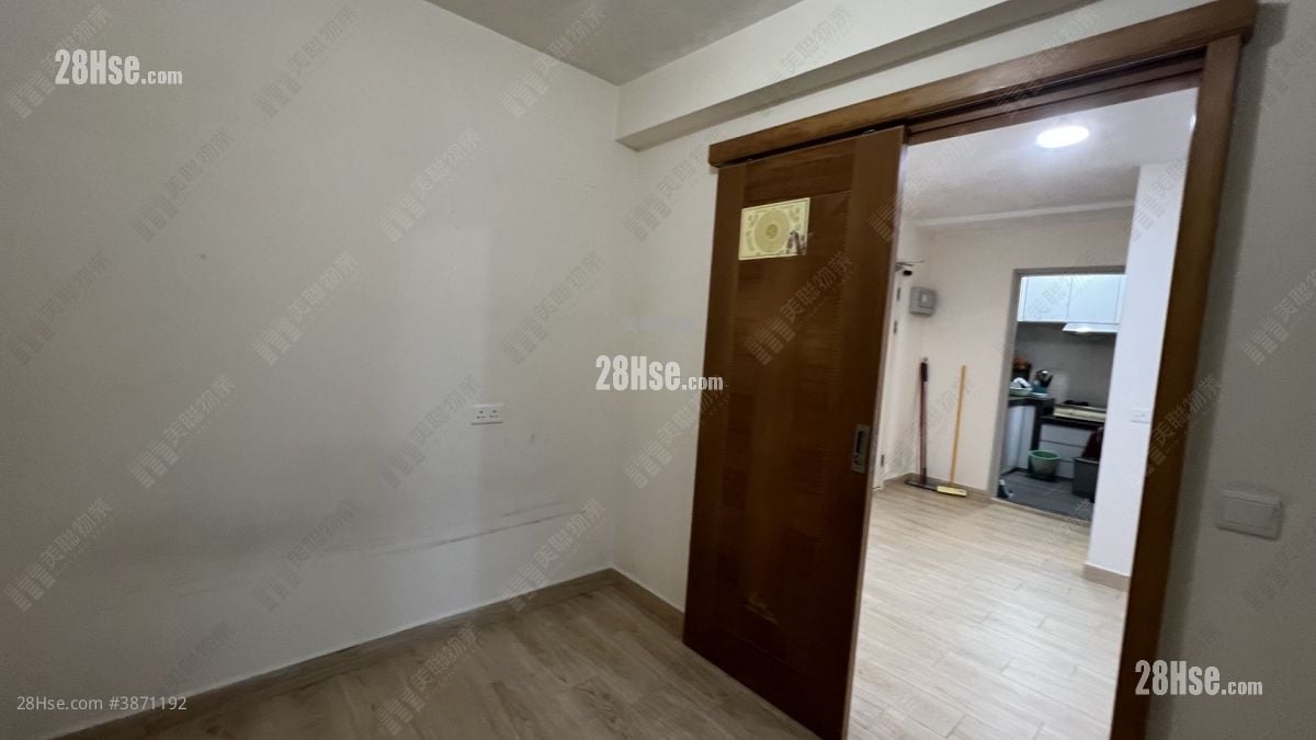 Ching Chun Court Sell 2 Bedrooms , 1 Bathroom 436 ft²