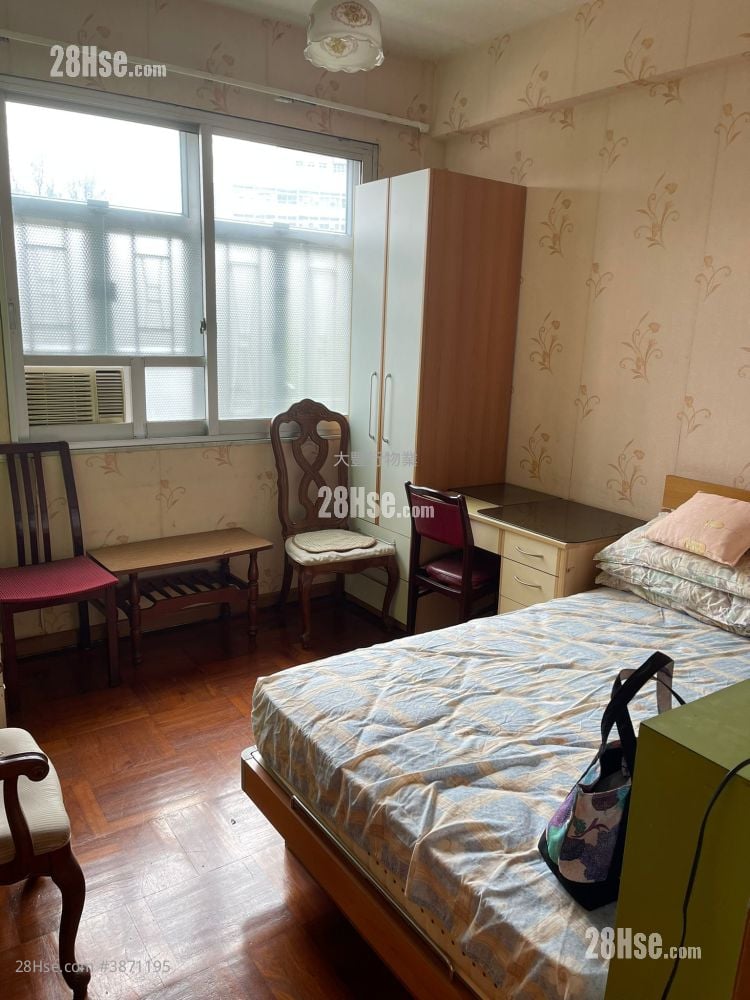 Mandarin Court Sell 3 Bedrooms , 2 Bathrooms 884 ft²