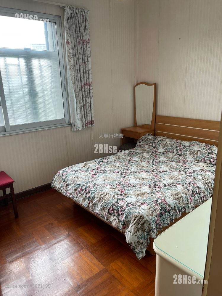 Mandarin Court Sell 3 Bedrooms , 2 Bathrooms 884 ft²