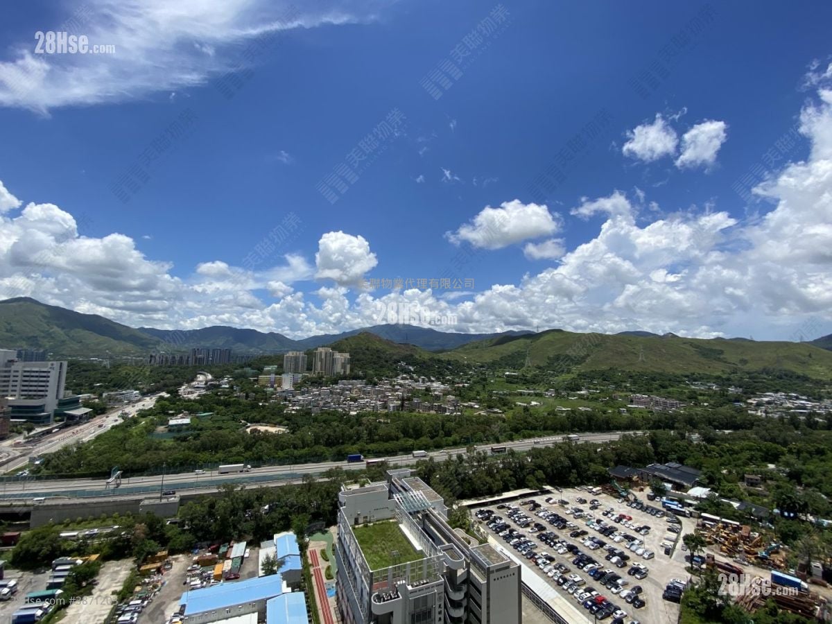 Yoho Midtown Rental 5+ Bedrooms , 3 Bathrooms 948 ft²