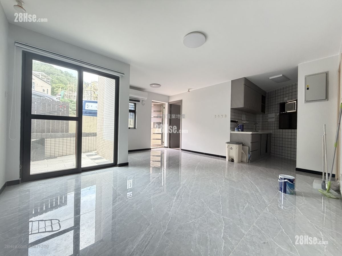 Village Rental 3 Bedrooms , 1 Bathroom 700 ft²