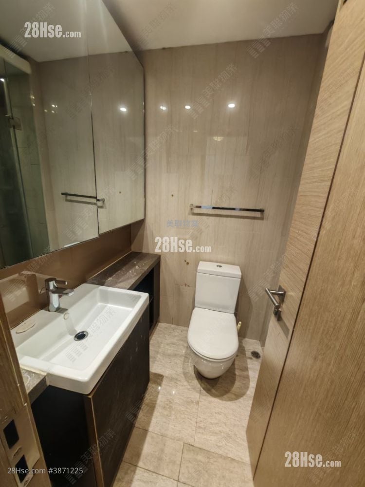 The Reach Sell 3 Bedrooms , 3 Bathrooms 660 ft²