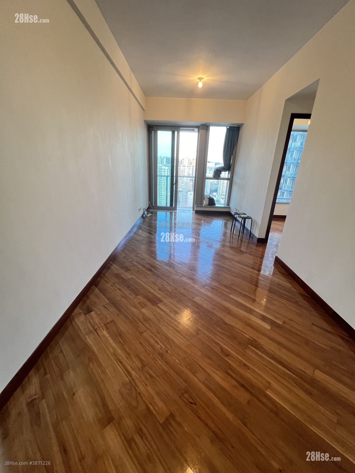 The Coronation Rental 2 Bedrooms , 1 Bathroom 607 ft²