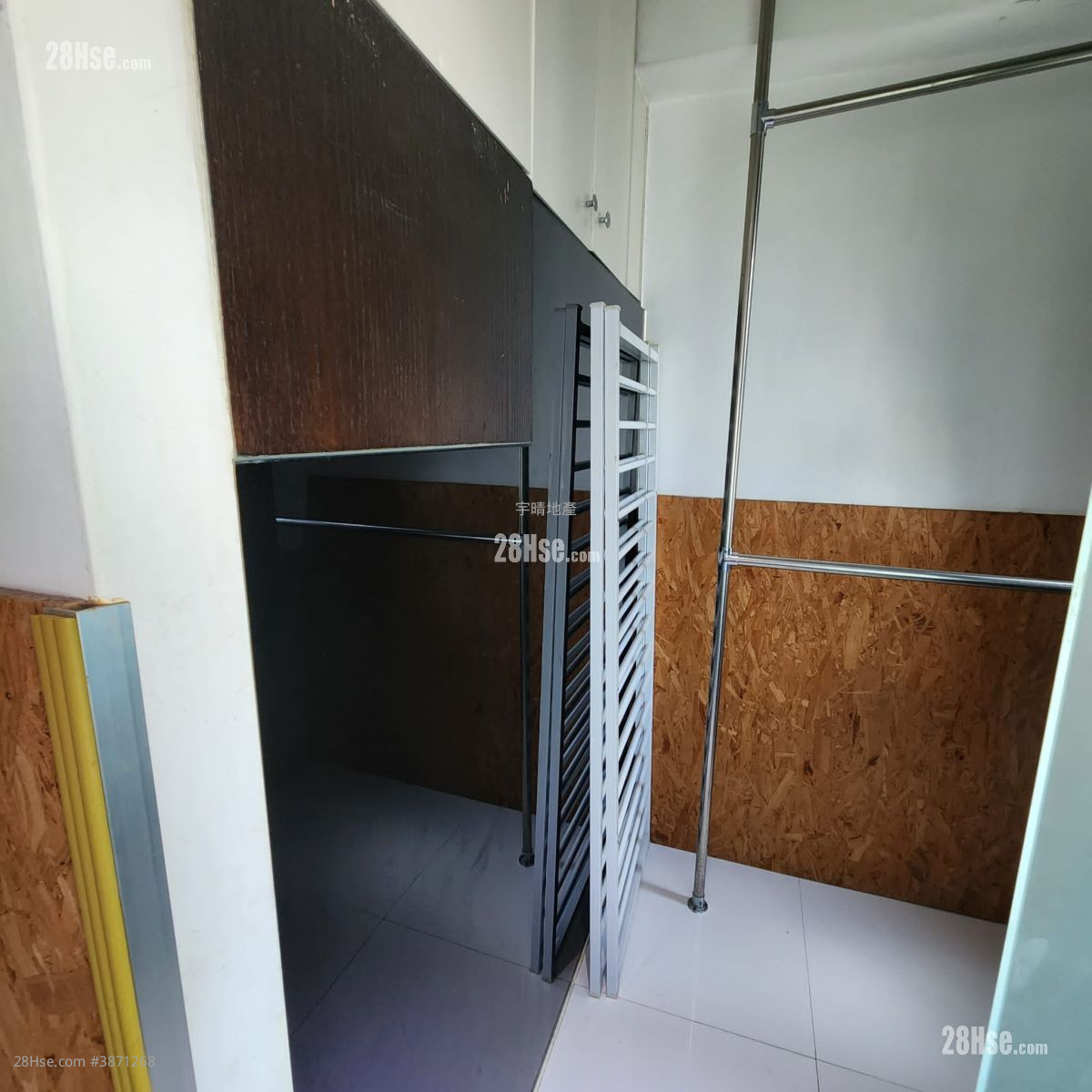 Cannan Building Sell 1 Bedroom , 1 Bathroom 255 ft²