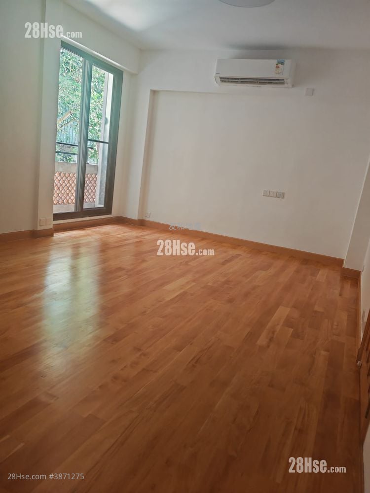 Carlton Court Rental 3 Bedrooms , 2 Bathrooms 716 ft²