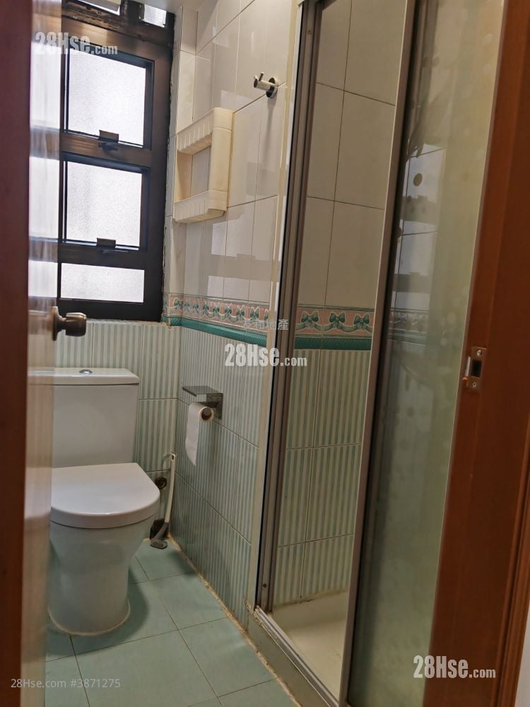 Carlton Court Rental 3 Bedrooms , 2 Bathrooms 716 ft²